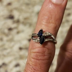 Sapphire and diamond ring. 10k white gold.